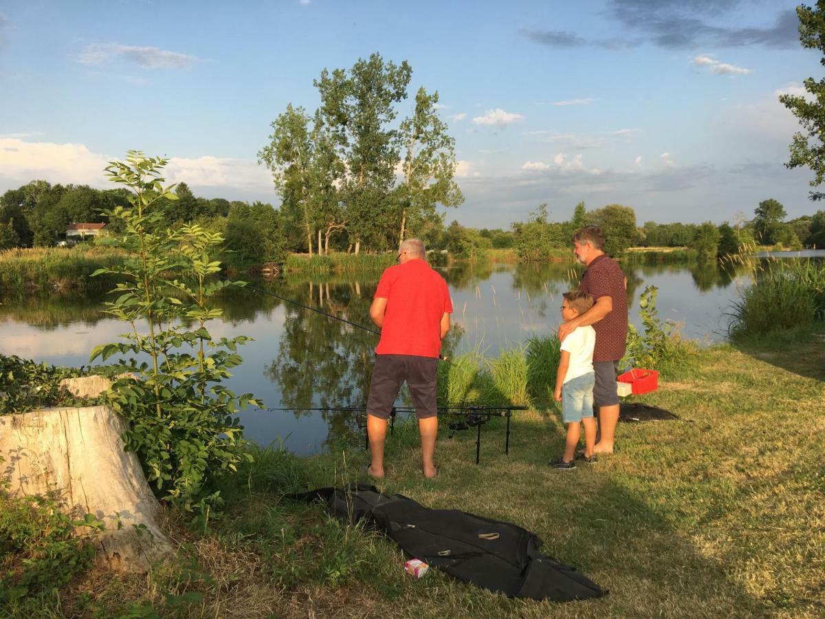 Gite Martin Pecheur Au Coeur De La Nature Moncoutant Exteriör bild